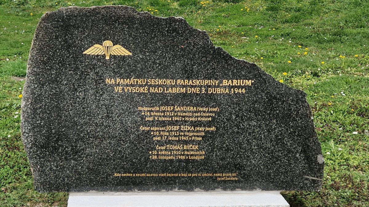 Operace Barium: dlouho se o parašutistech nemluvilo, 80 let po seskoku jim odhalí pomník